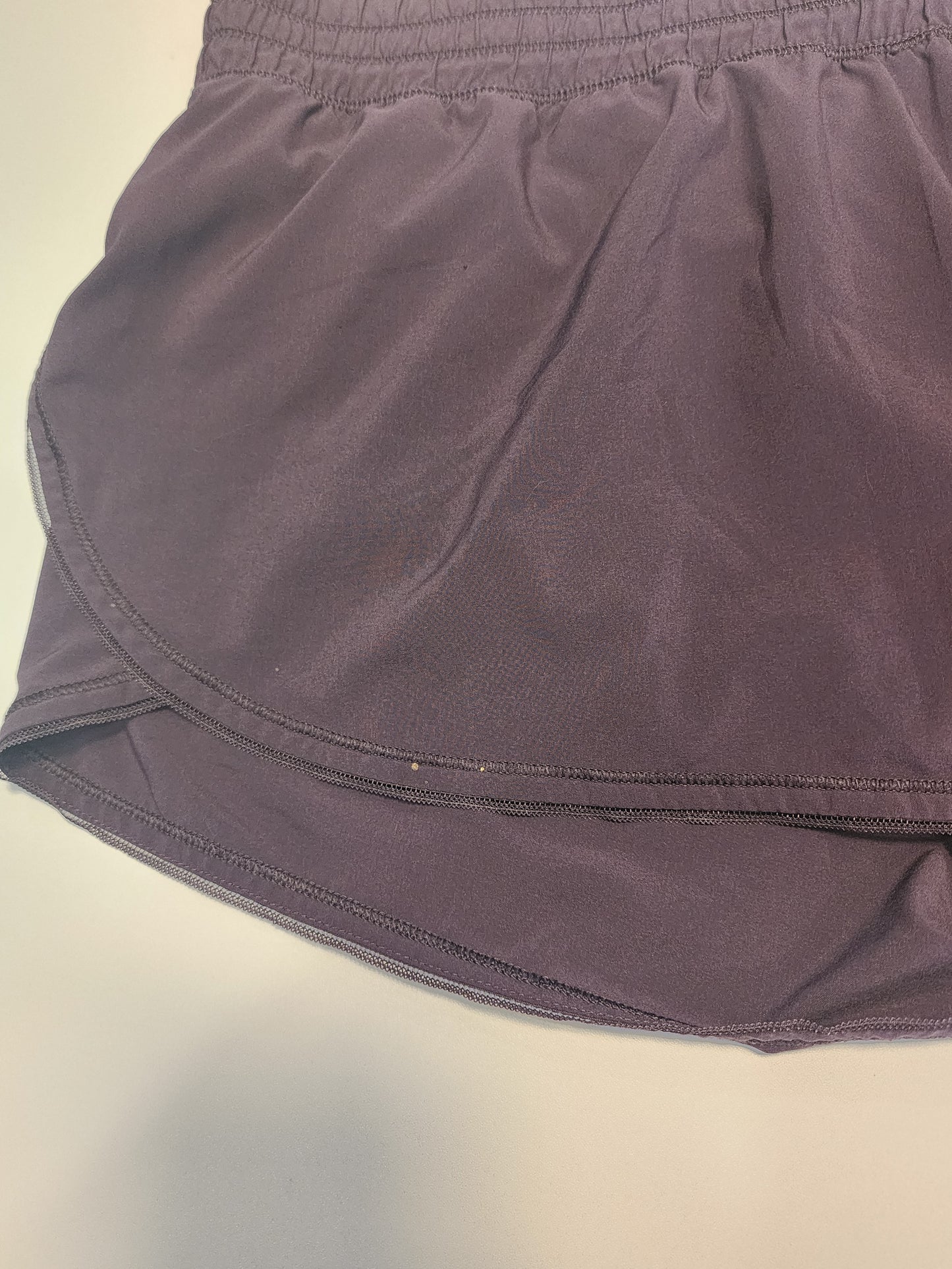 Size 10 - Lululemon Seek The Heat Short II (2.5*)