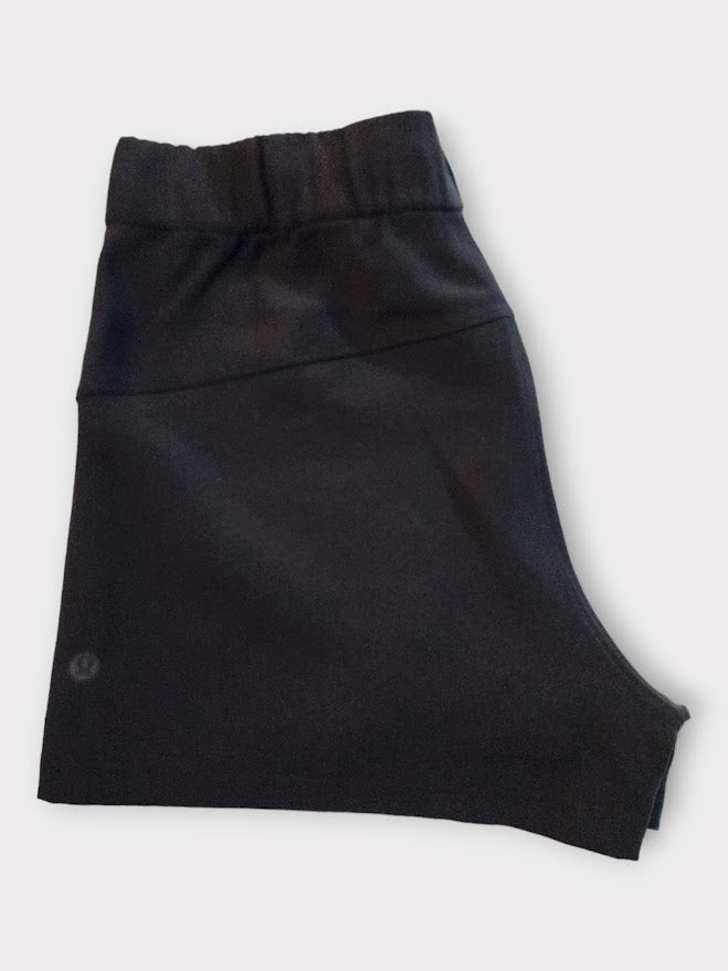 Size 6 - Lululemon On The Fly Short *Woven *2.5