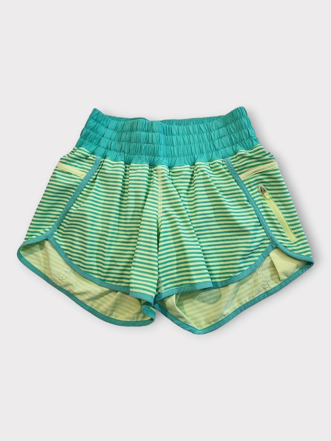 Size 6 - Lululemon Tracker Short II *4-way Stretch 1 / 8