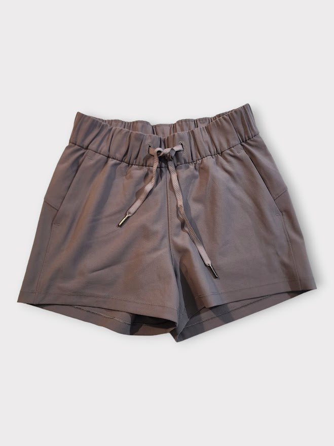 Size 2- Lululemon On the Fly Shorts 2.5* – Your Next Gem