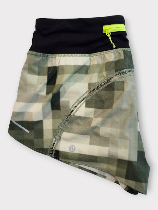 Size 6 - Lululemon Split Second Short II