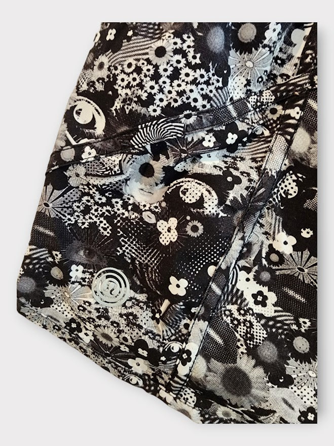 Size 12 - Lululemon Tracker Short *SW 2017 Seawheeze