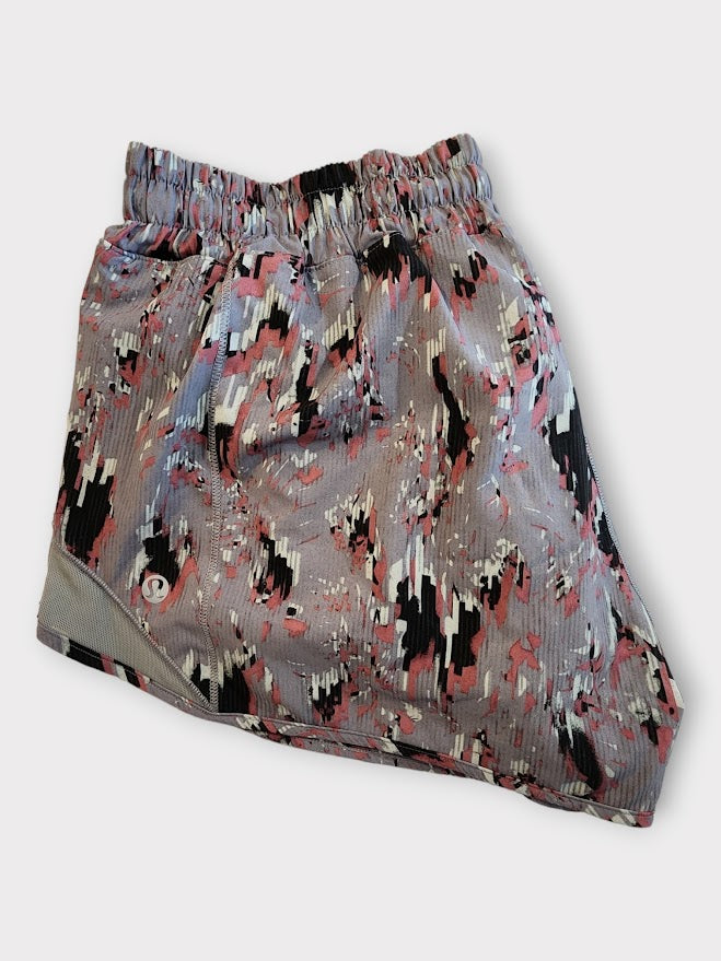 Size 10 - Lululemon Hotty Hot Short II *2.5