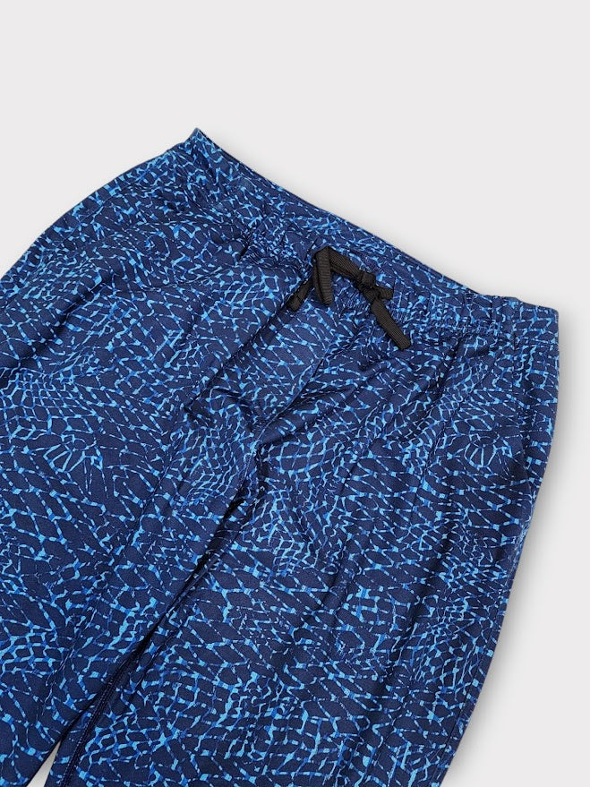 Size 6 - Lululemon Jet Crop (Slim) (Luxtreme 19*)