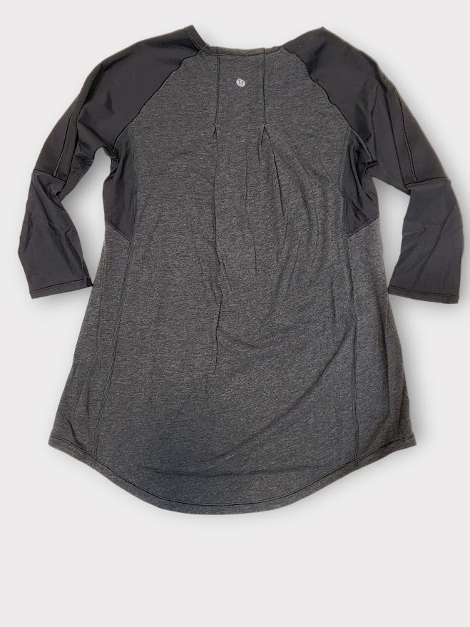 Size 6 - Lululemon Clip-In Long Sleeve