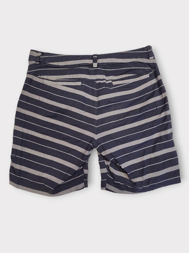Medium (36*) - Men's Lululemon Kahuna Shorts