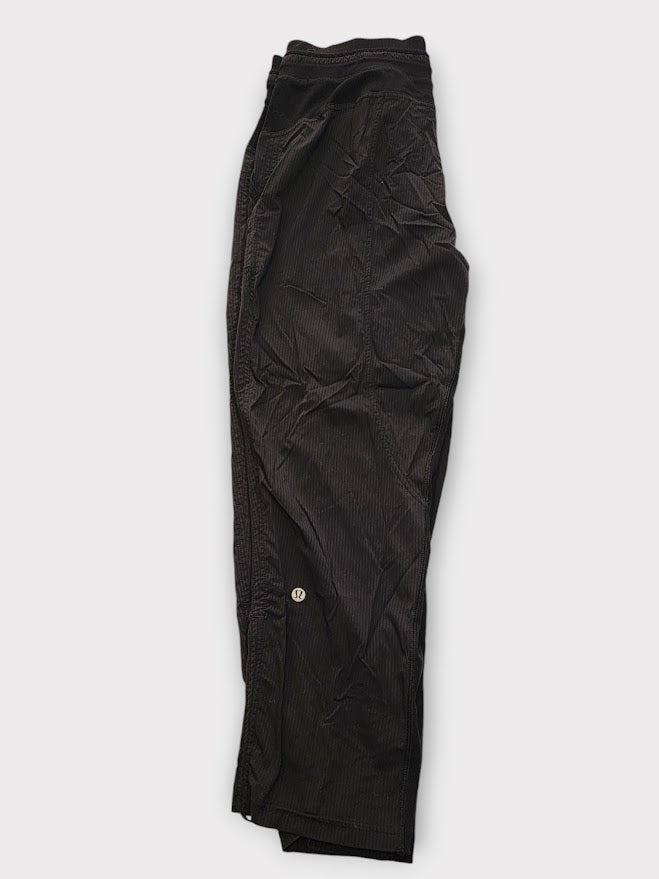 Size 8 - Lululemon Dance Studio Crop *25
