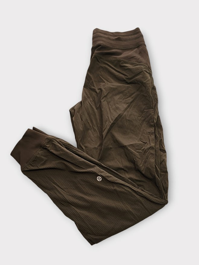 Size 4 - Lululemon Dance Studio Jogger *29