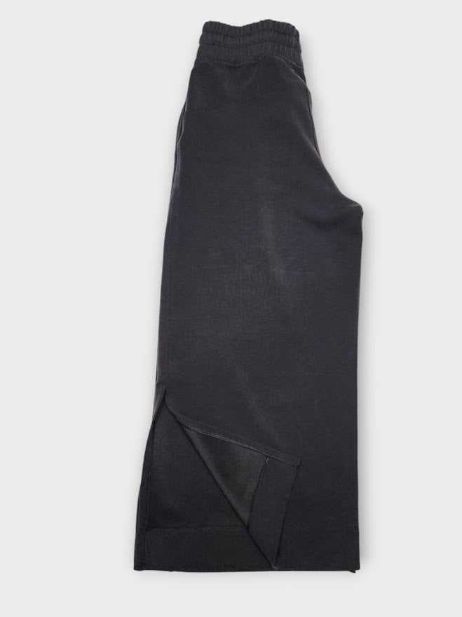 Size 8 - Lululemon Soft Ambitions High Rise Crop *Softstreme