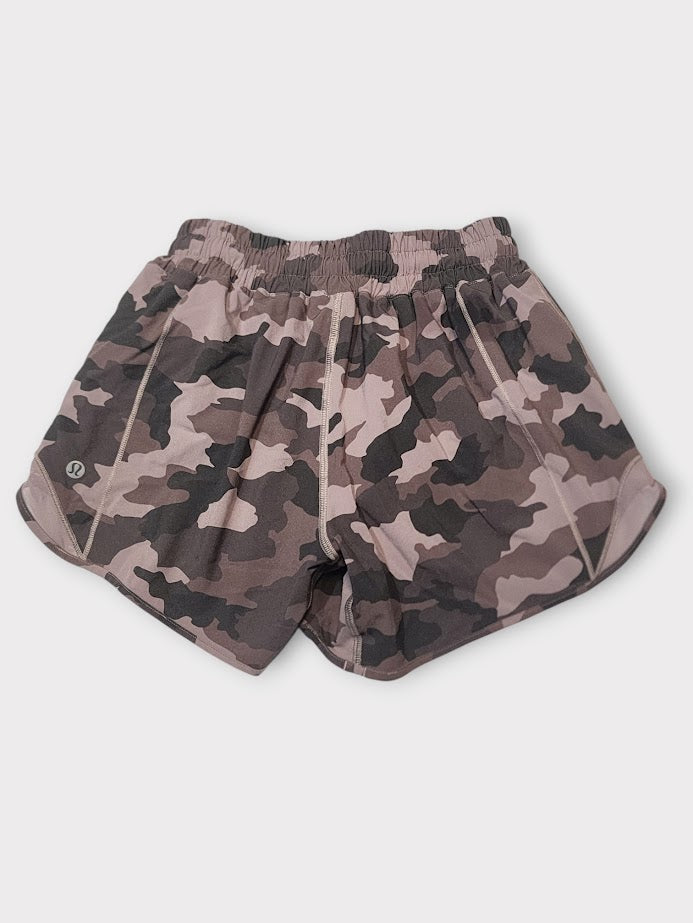 Size 4 - Lululemon Hotty Hot Short II *Long 4*