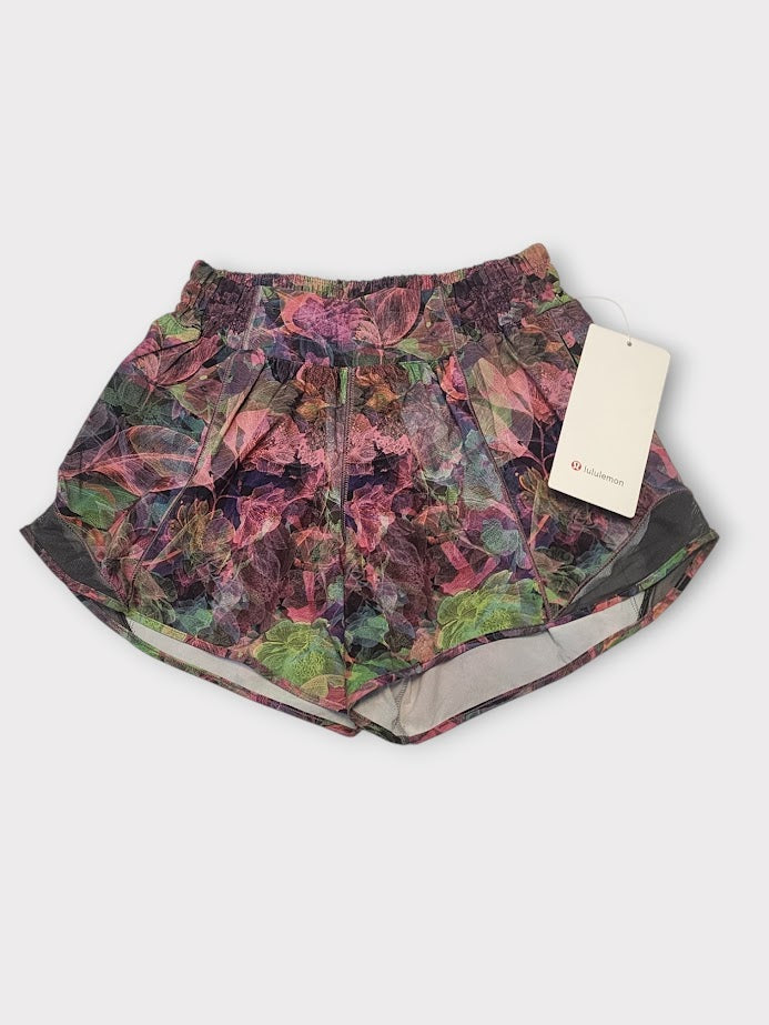 Size 4 - Lululemon Hotty Hot Low-Rise Lined Short 4*