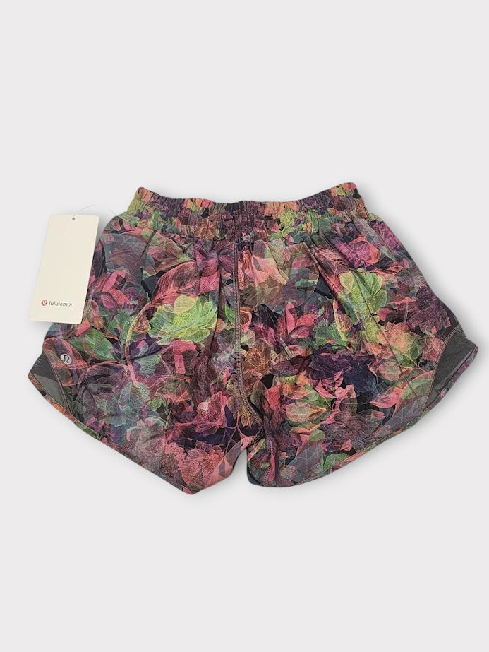 Size 4 - Lululemon Hotty Hot Low-Rise Lined Short 4*
