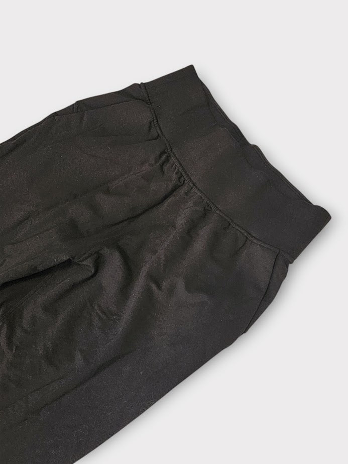 Size 4 - Lululemon Spirited Sissone Pant *25