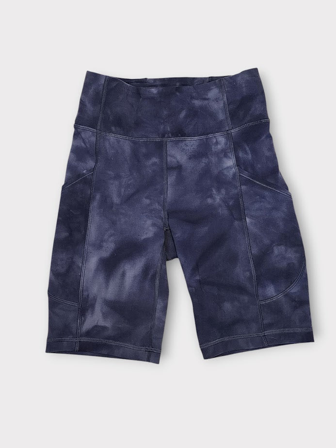 Size 2 - Lululemon Invigorate High-Rise Short 8"