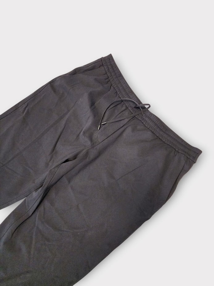 Size XL (14) - Lululemon Tapered-Leg Mid-Rise Crop 25" *Luxtreme
