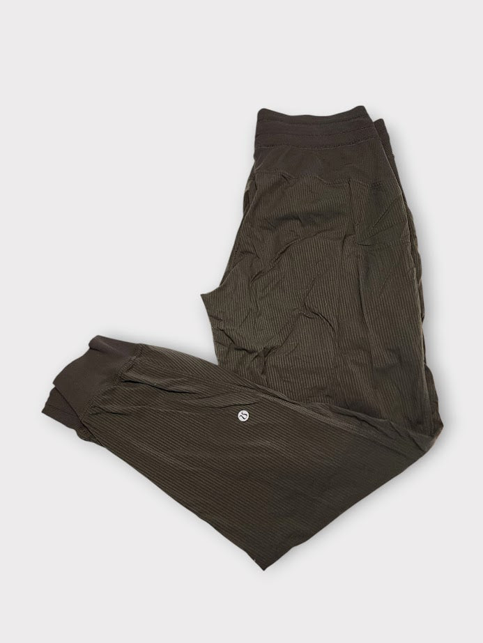 Size 8 - Lululemon Dance Studio Jogger *29