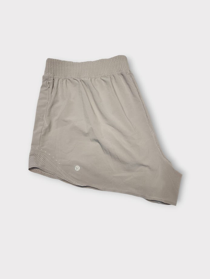 Size 16 - Lululemon Hotty Hot High-Rise Short 4" *Special Edition