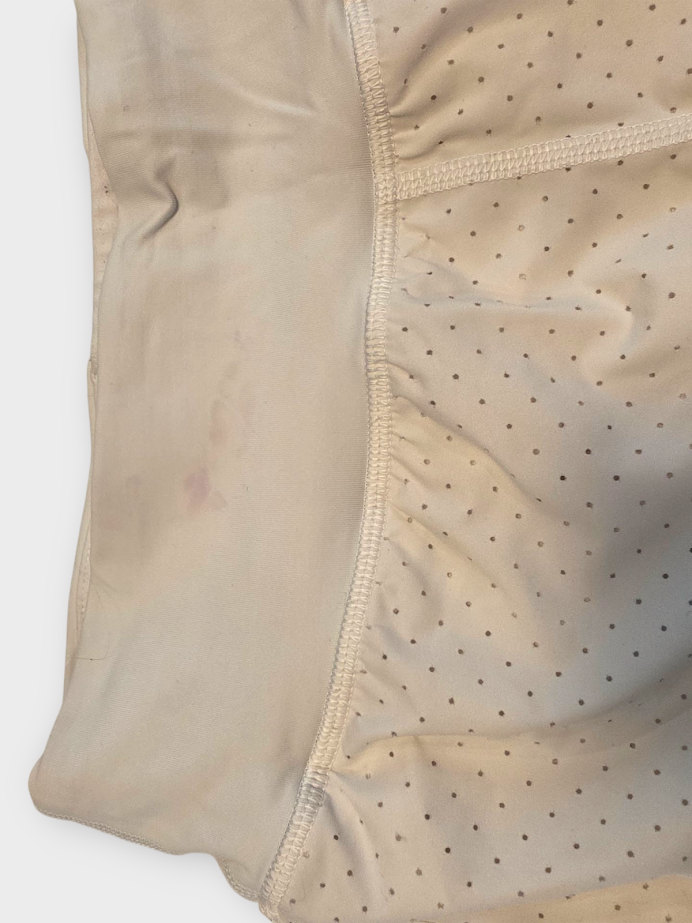 Size 4 - Lululemon Final Lap Short (2.5")