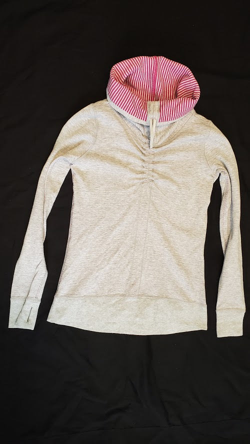 Size 4 - Lululemon In A Cinch Long Sleeve Tee
