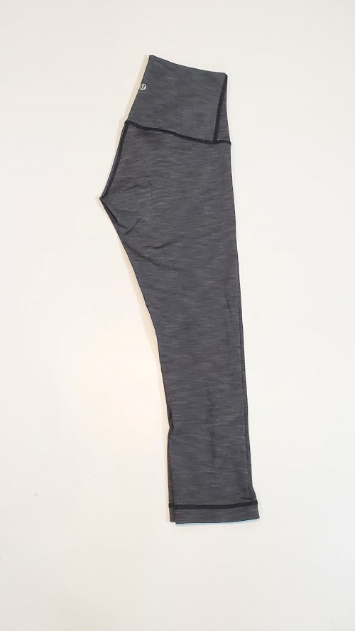 Size 4 - Lululemon Wunder Under Crop (Hi-Rise) *Full-On Luxtreme 21*