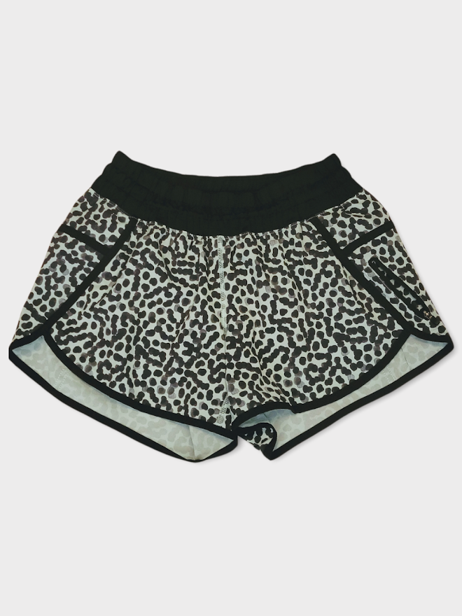 Size 4 - Lululemon Tracker Short III *4-way Stretch