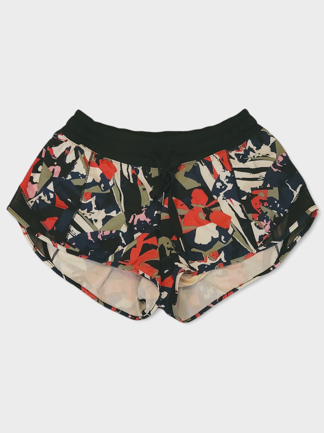 Size 4 - Lululemon Hotty Hot Short