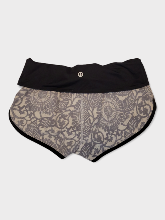 Size 4 - Lululemon Flip Out Boardshort