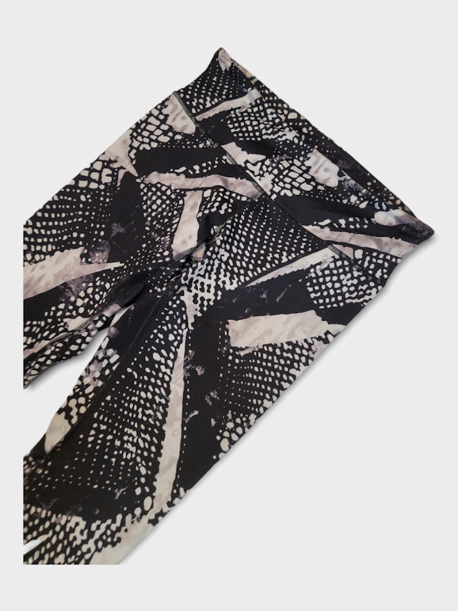 Size 8 - Lululemon Wunder Under Pant III *Full-On Luon