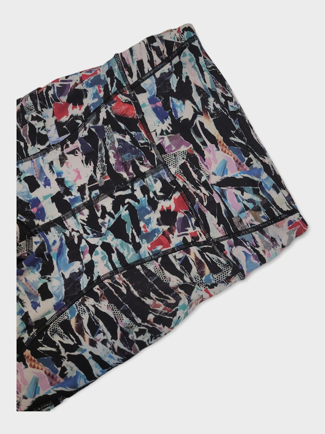 Size 2 - Lululemon Break Free Crop (Nulux 17*)