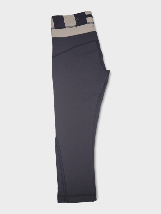 Size 4 - Lululemon Up The Pace Crop