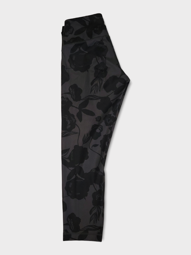 Size 4 - Lululemon Wunder Under Crop II *Full-On Luxtreme