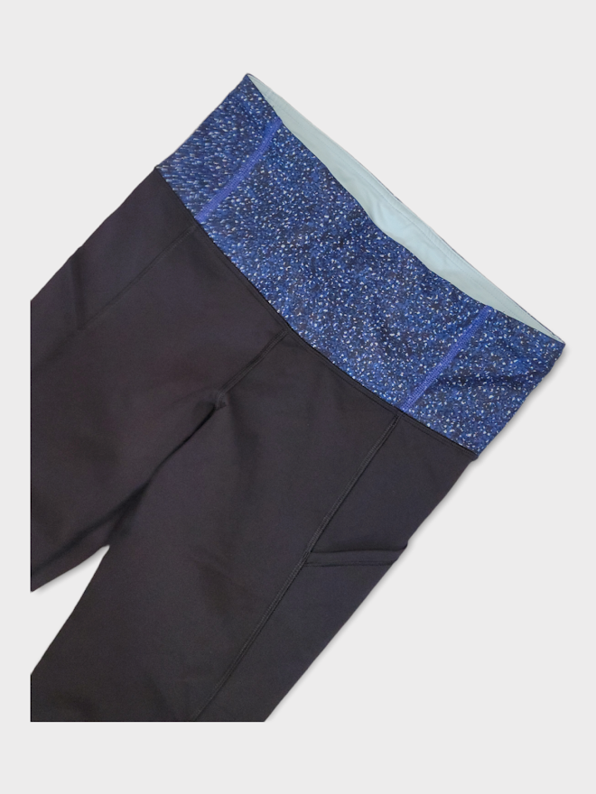 Size 6 - Lululemon Tights *zipper ankle (unsure of name)