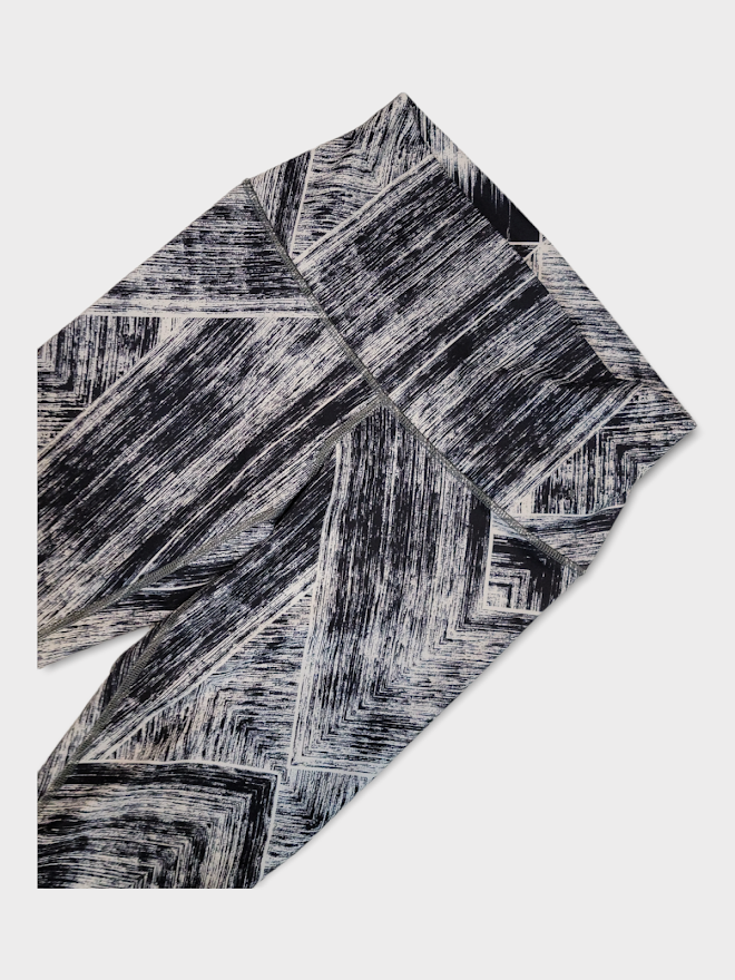 Size 6 - Lululemon Wunder Under Crop *Full-On Luon (Roll Down)