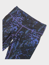 Size 2 - Lululemon Wunder Under Crop II *Full-On Luon