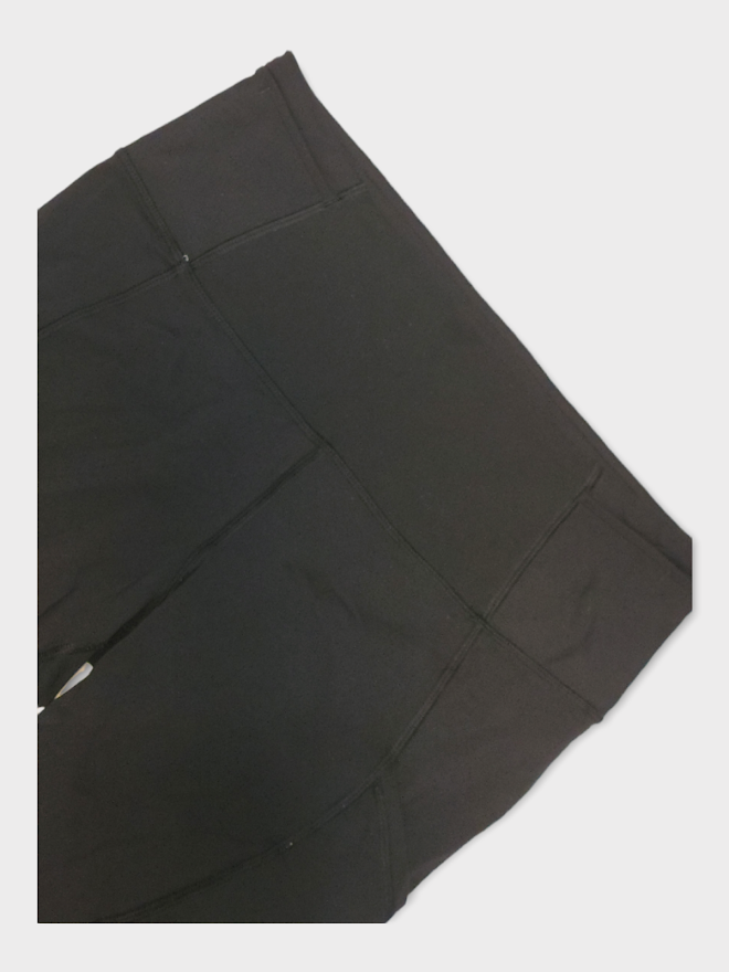 Size 8 - Lululemon Outrun 17* Crop