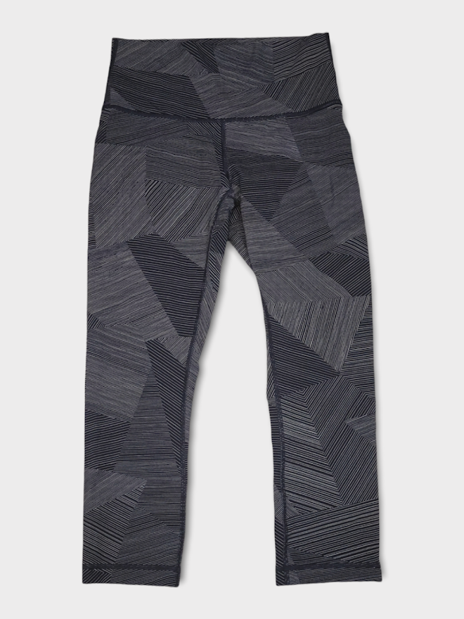 Size 6 - Lululemon Wunder Under Crop (Hi-Rise) (Full-On Luxtreme 21")