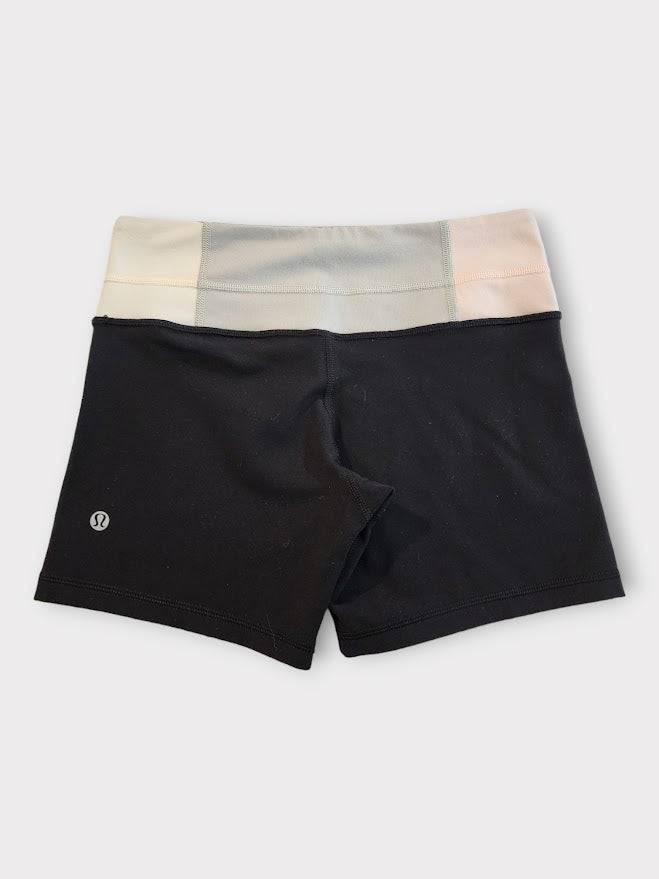 Size 6 - Lululemon Groove Shorts