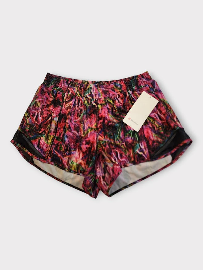 Size 14 - Lululemon Hotty Hot Low Rise Short 4*