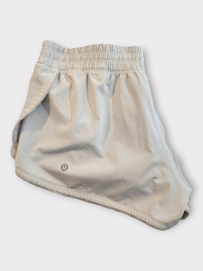 Size 8 - Lululemon Seek The Heat Short II (2.5"*)