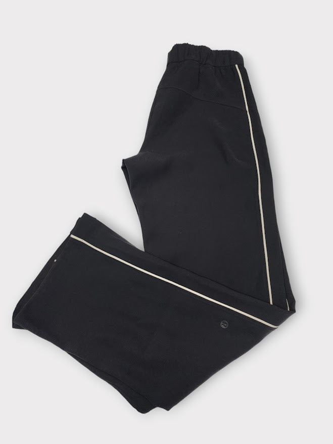 Size 4 - Lululemon On the Right Track Pant