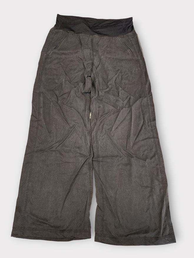 Size 8 - Lululemon Drishti pant