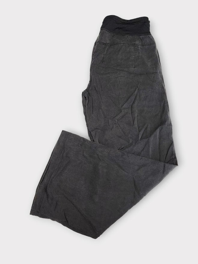 Size 8 - Lululemon Drishti pant