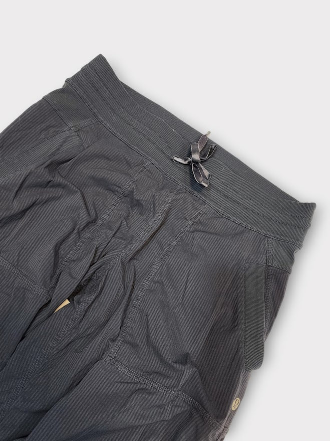 Size 6 - Lululemon Studio Pant III (Regular)