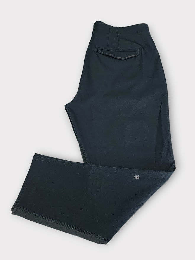 Size 10 - Lululemon On The Move Pant *28