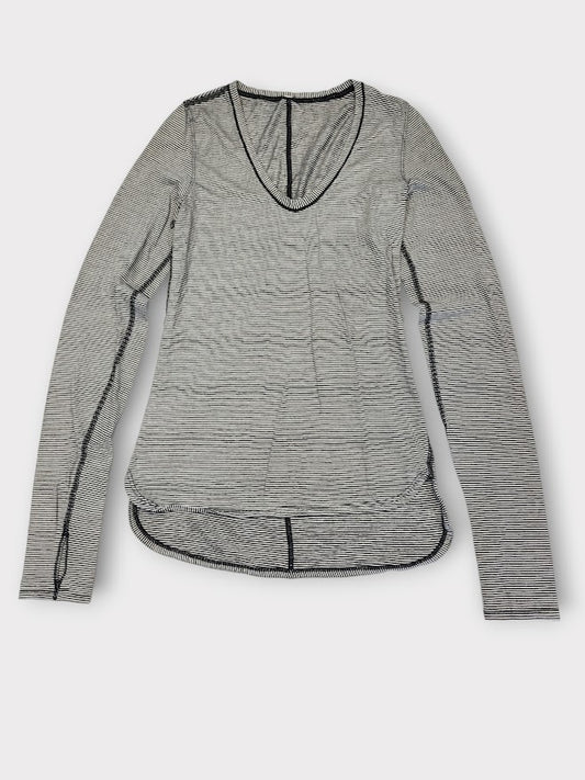 Size 2 - Lululemon Yogini 5 Year Long Sleeve Tee