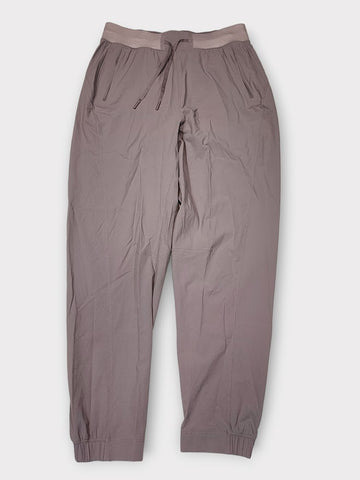 Size 8 - Lululemon License to Train High-Rise Pant