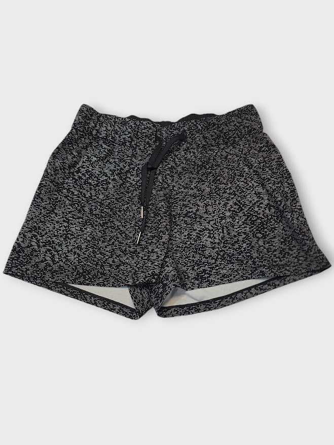 Size 6 - Lululemon On The Fly Short (2.5*)