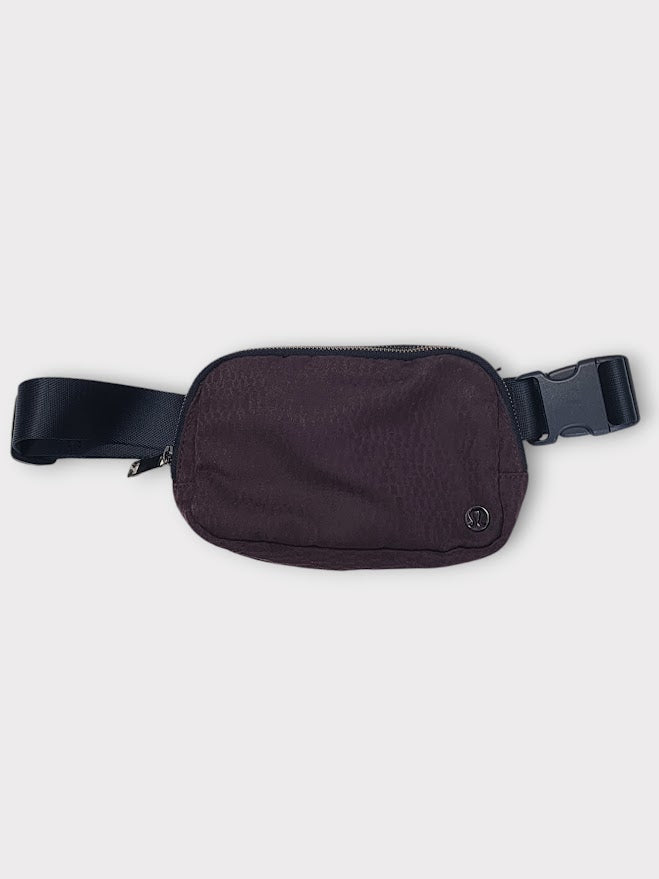 Lululemon Everywhere Belt Bag *1L