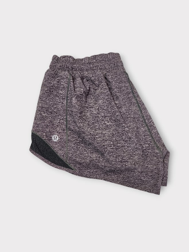 Size 6 - Lululemon Hotty Hot Short II *2.5