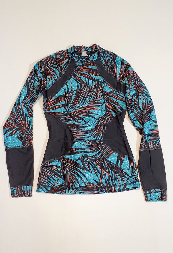 Size 2 - Lululemon Suns Out Rash Guard